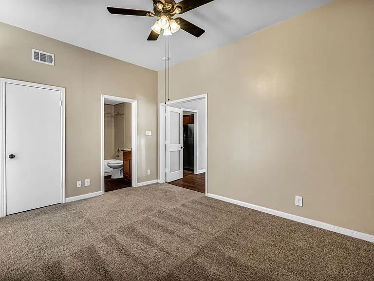 The Tuscany Apartments — Photo 30