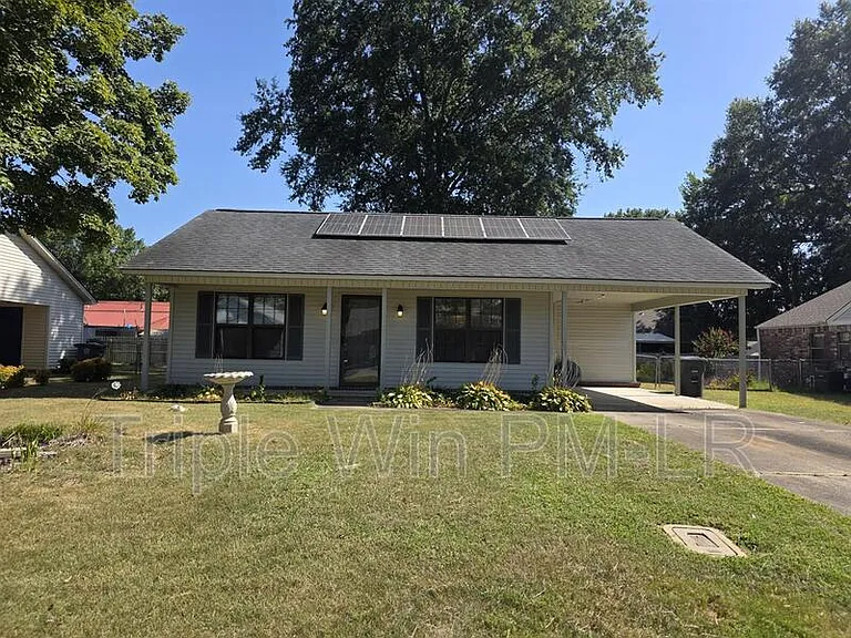 113 Northfield Dr — Photo 1