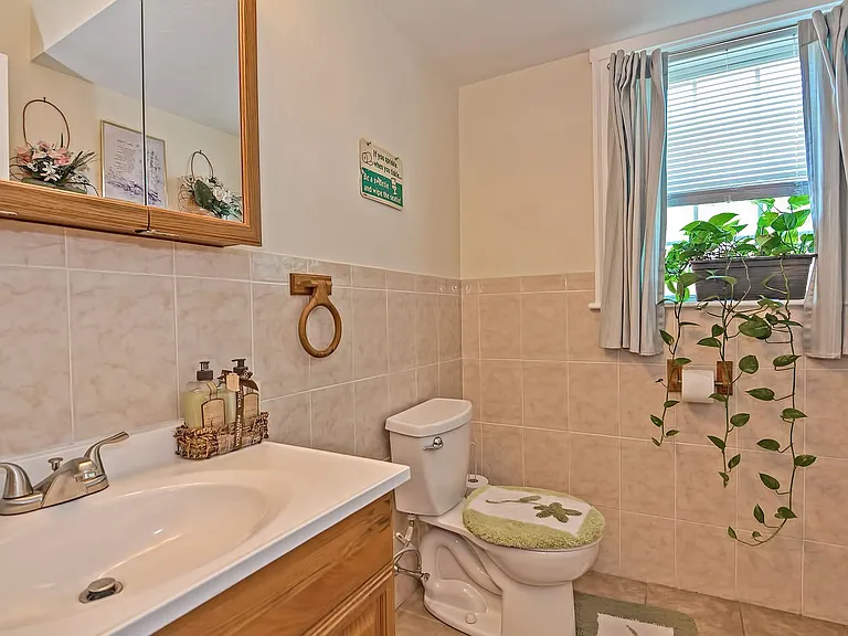 45 Nightingale St #B — Photo 44