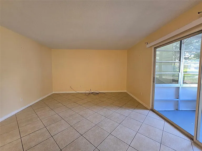 561 Fairways Cir #A — Photo 5