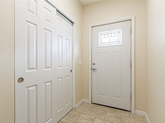 4th image of 210 Henrietta St