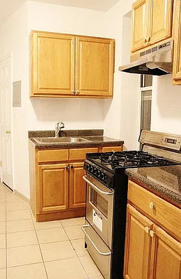 Rented by Crosstown Apartments NYC | media 9