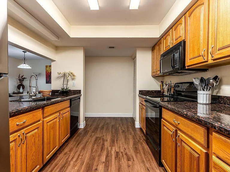 2255 Lindell Blvd #4404 — Photo 9
