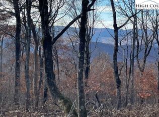 16 Crown Point Rd, West Jefferson, NC 28694