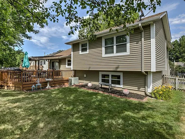 420 SE Onyx Dr — Photo 23