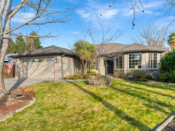 108 Meadow View Dr, Phoenix, OR 97535
