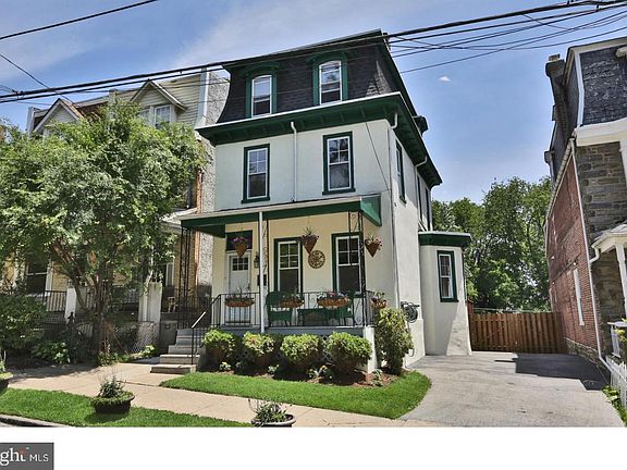 3rd image of 216 W Mount Pleasant Ave