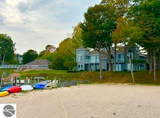 776 N Yacht Club Dr UNIT 4, Suttons Bay, MI 49682