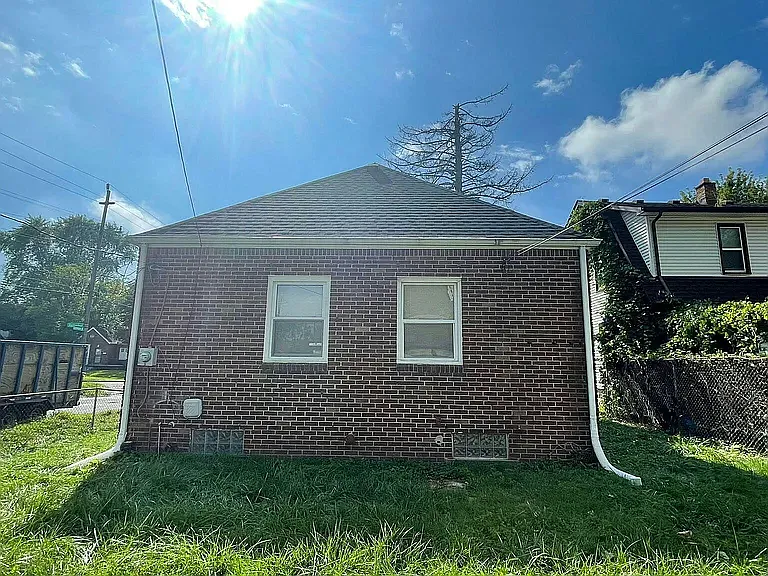 13500 Rutherford Ave — Photo 9