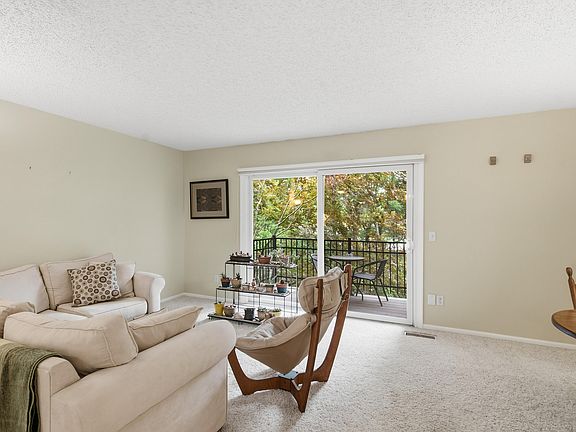 5th image of 3831 Greenleaf Cir