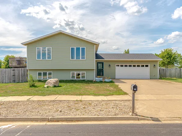 4409 Lewis Rd NW, Mandan, ND 58554