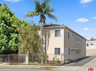 1613 Hillhurst Ave, Los Angeles, CA 90027