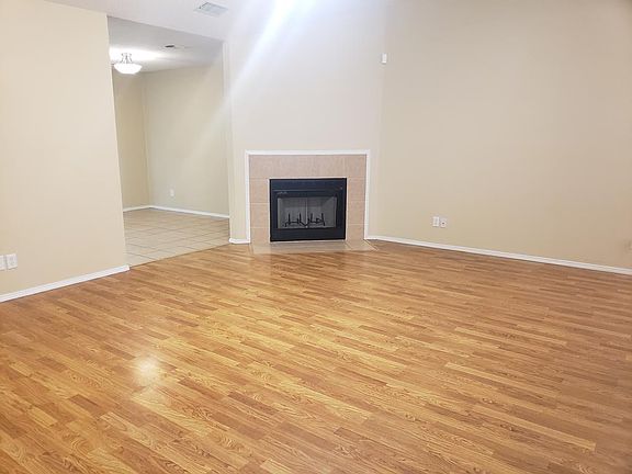 3rd image of 5825 Manchester Ln