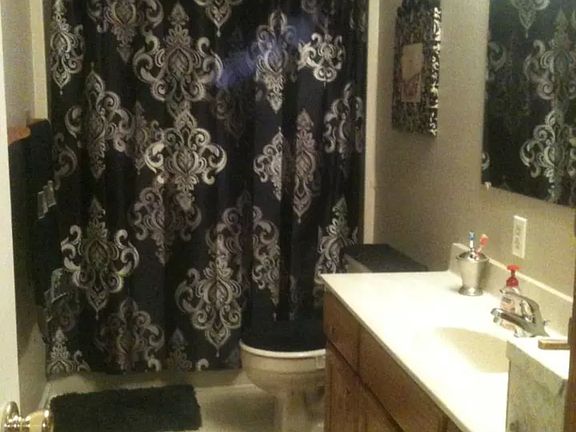 2nd image of 639 Sherwood Pl