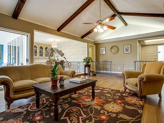5th image of 7327 Meadow Oaks Dr