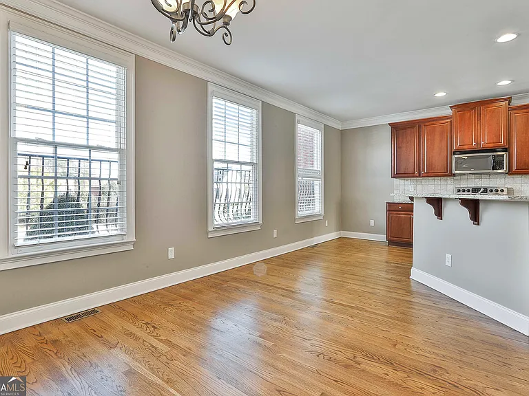 803 Lexington Vlg — Photo 15