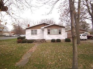 240 S Main St, Seneca, IL 61360