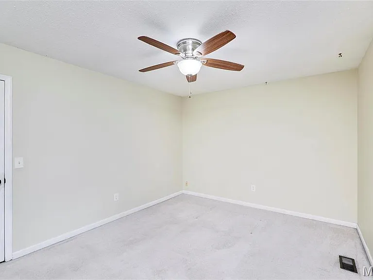241 Valleyoak Ct — Photo 26