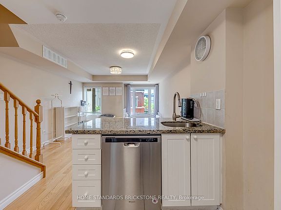 2nd image of 306 John St #291