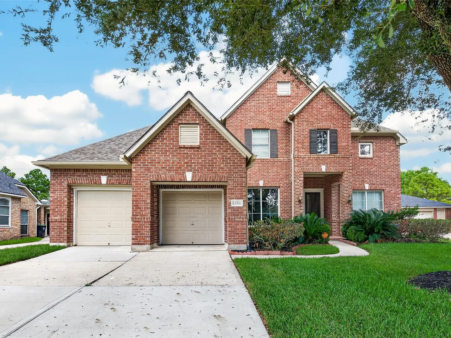 5 bed, 4.0 bath, 3181 sqft, $3,050 — Photo 1