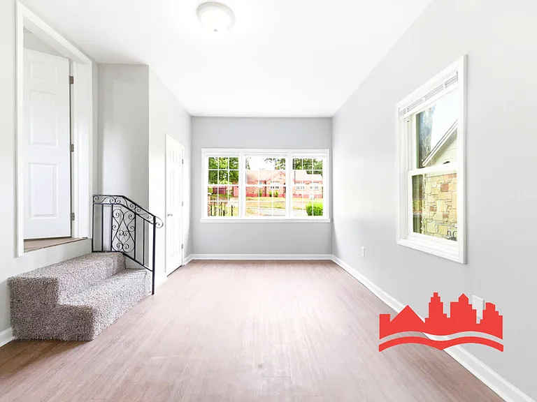 755 E McKellar Ave — Photo 12