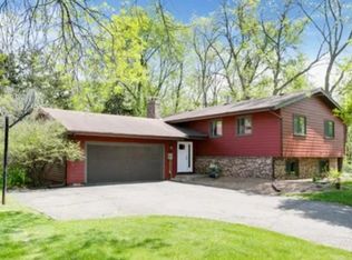 9275 Cedar Forest Rd, Eden Prairie, MN 55347