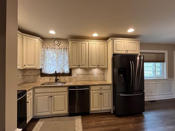 3rd image of 5631 Lake Michigan Dr