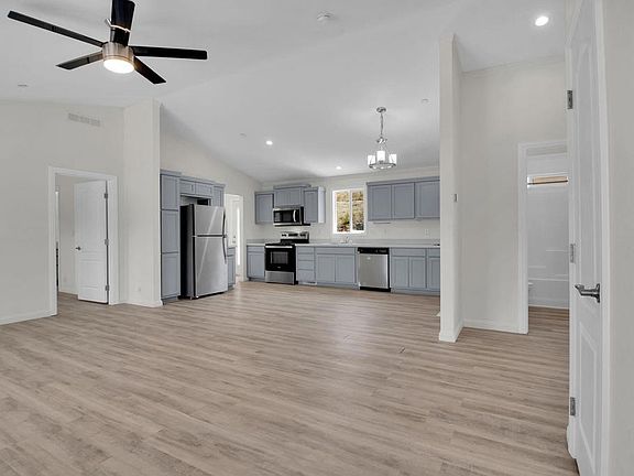3rd image of 23671 Echo Hills Rd