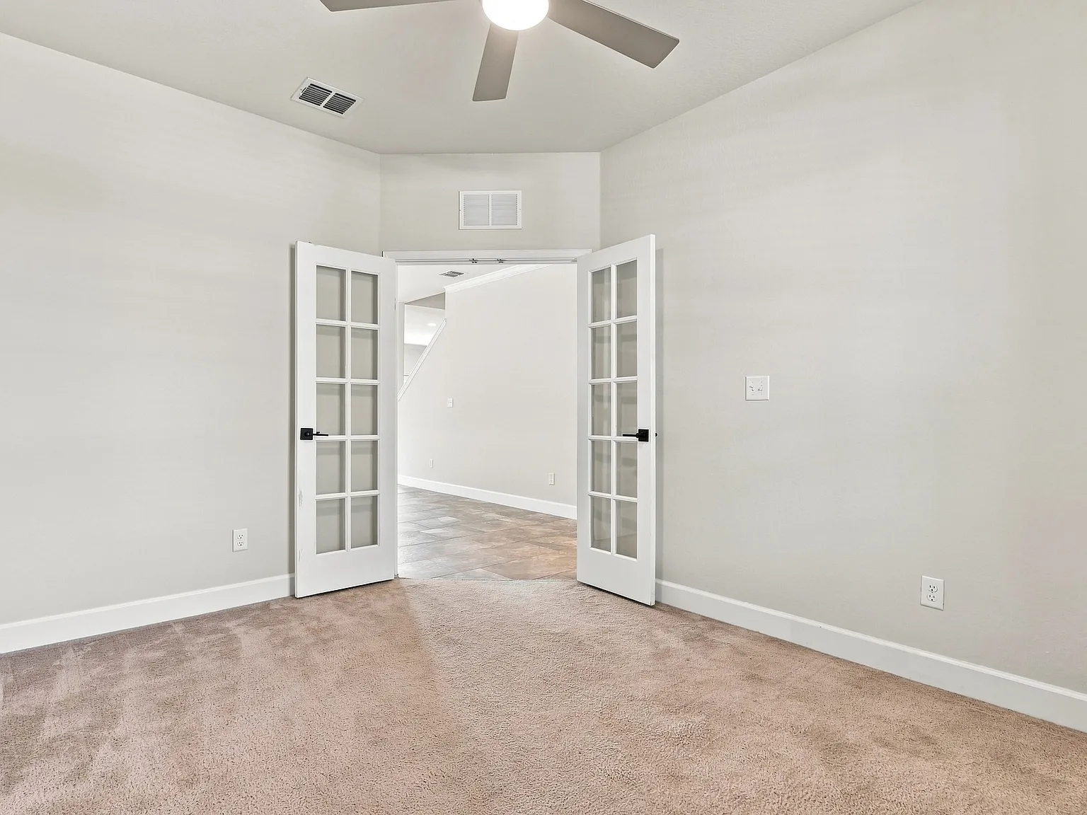 4 bed, 2607 sqft, $2,200 — Photo 4