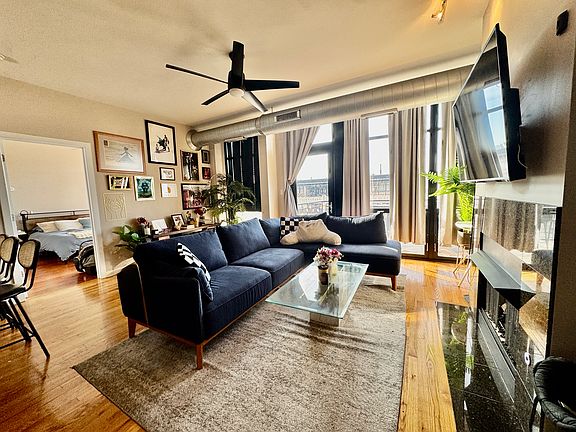 2nd image of 1150 W 15th St Unit 416
