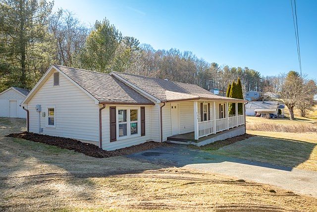 1st image of 224 Columbine Ln