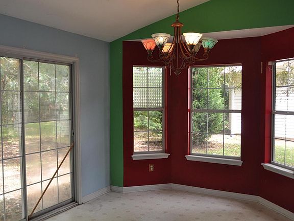 3rd image of 8515 Mayfield Ct