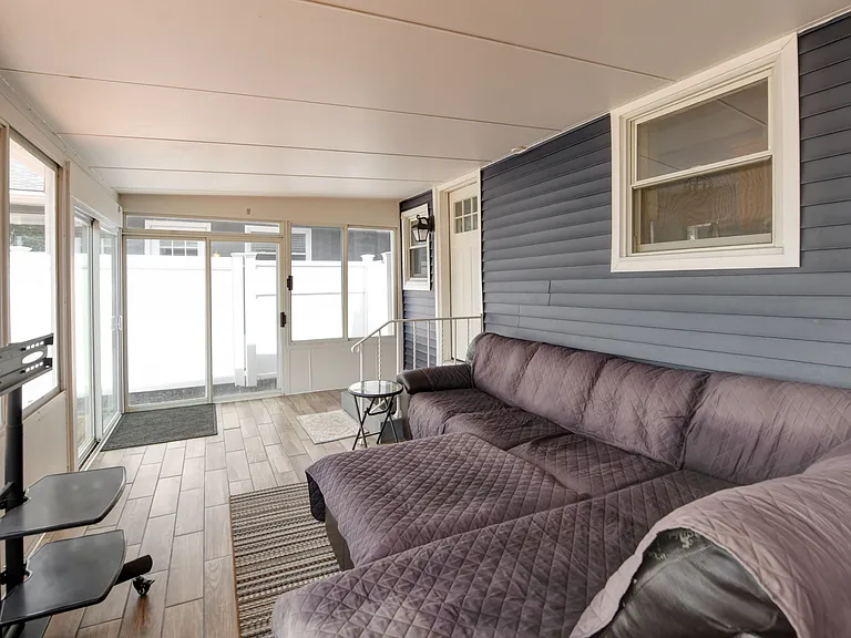 Fully Enclosed Sunroom