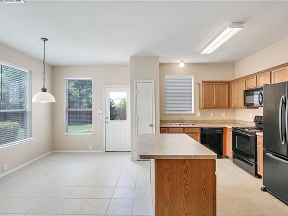 3rd image of 10864 Astor Dr