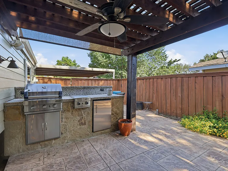 542 Harvest Hill St — Photo 9
