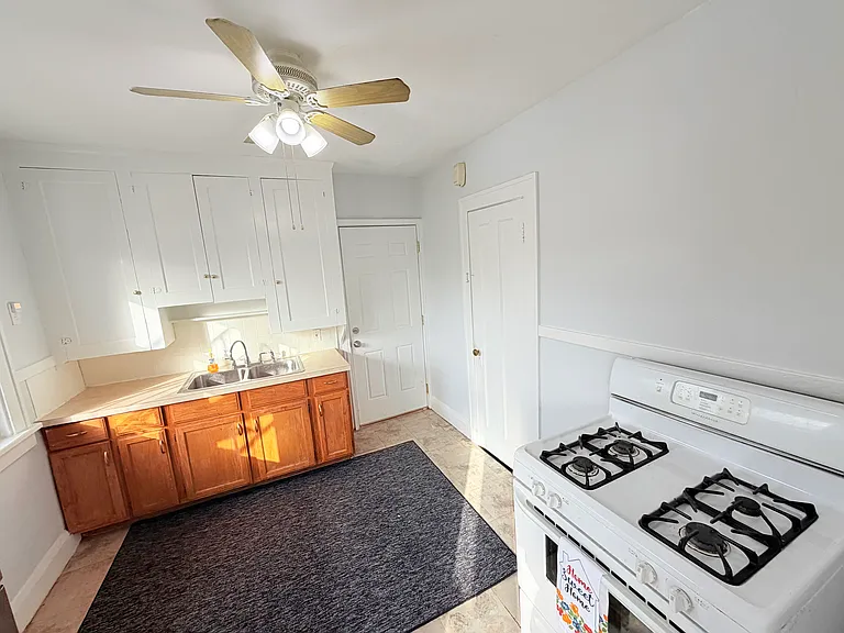 15711 Grovewood Ave #2 — Photo 20