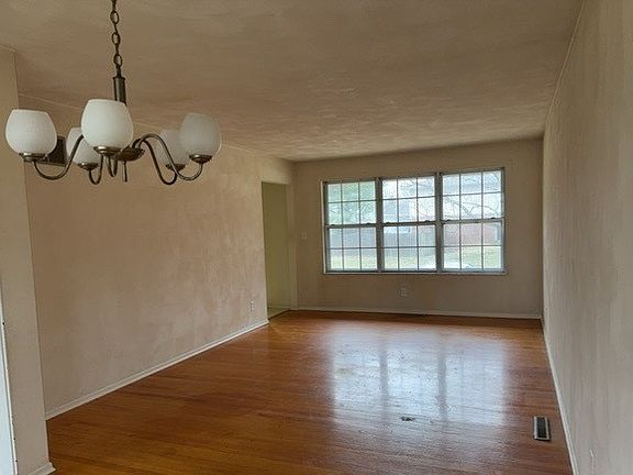 2nd image of 1816 Duncan Ave