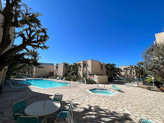 2nd image of 18307 Burbank Blvd Unit 54