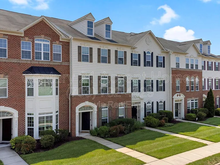 24676 Hutchinson Farm Dr — Photo 2
