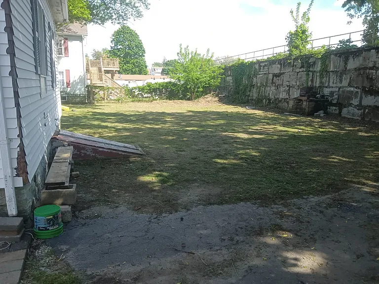 16 Valley St — Photo 4