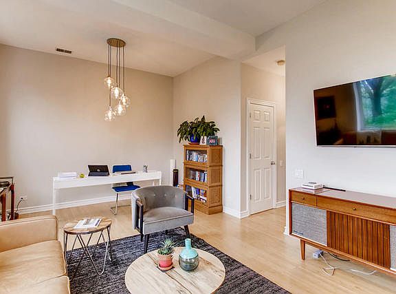 3rd image of 2649 W Evergreen Ave #3
