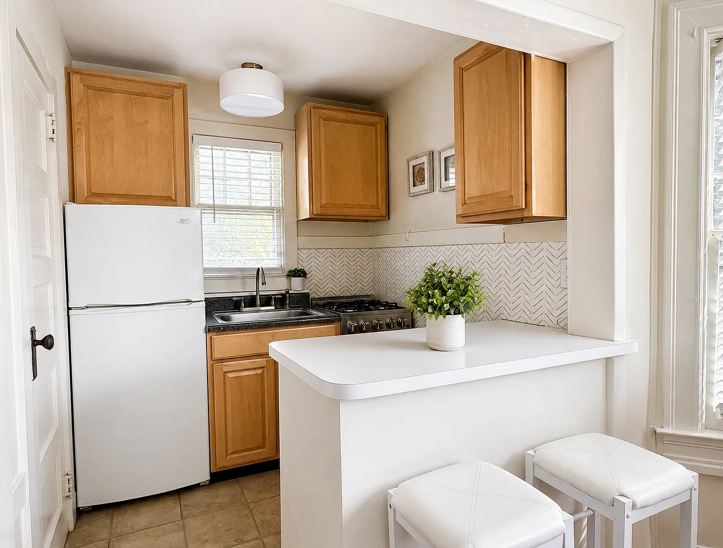 1 bed, 900 sqft, $1,595 — Photo 2