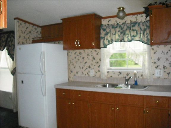 3rd image of 522 Brooks Cove Dr