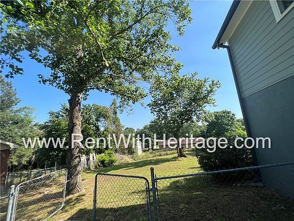3rd image of 4410 Bluebird Ln