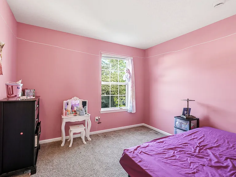 327 Allens Ln — Photo 18