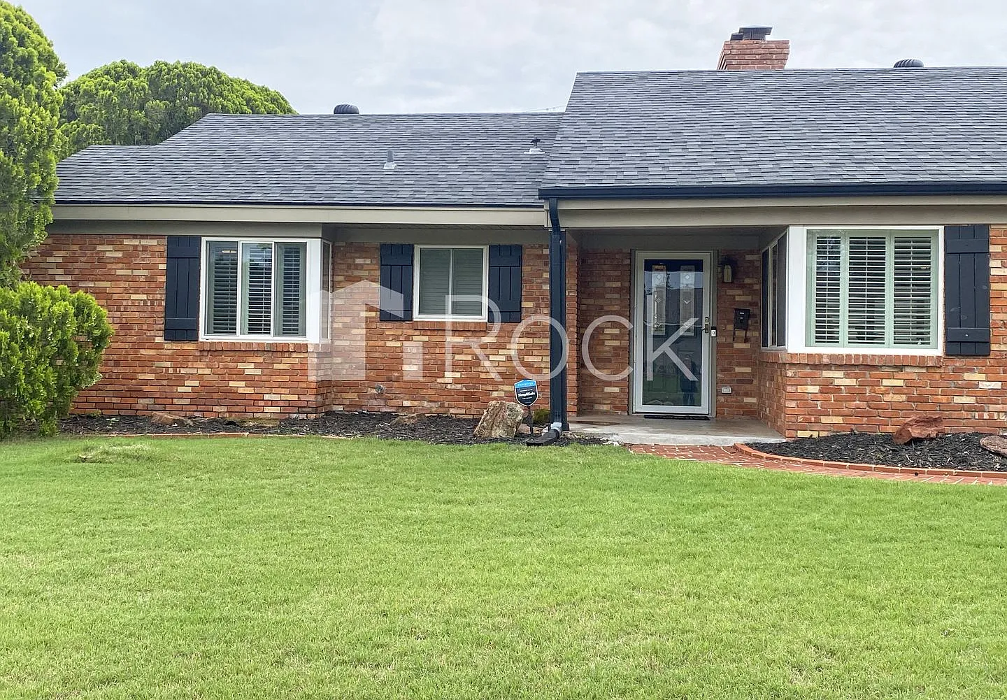 Beautiful North Okc Home With Utilities Included! Available Early September — Photo 2