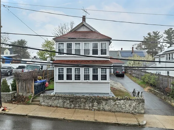 11 Oakland Ave, Methuen, MA 01844