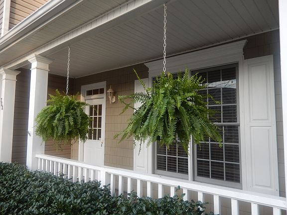 2nd image of 758 Gardenside Cir SE