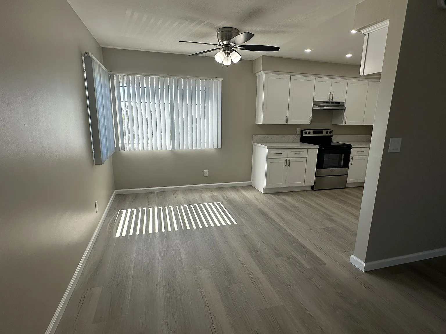 3 bed, 1025 sqft, $2,950 — Photo 4