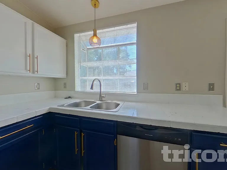 17662 Ponderosa Ave — Photo 5